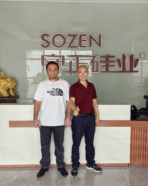 Последние новости компании о Приветствуем друзей из Казахстана посетить наш завод герметиков